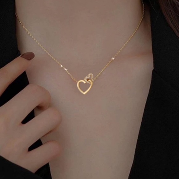 MICHAEL KORS • Gold Interlocking Open Hearts Necklace - Picture 3 of 5